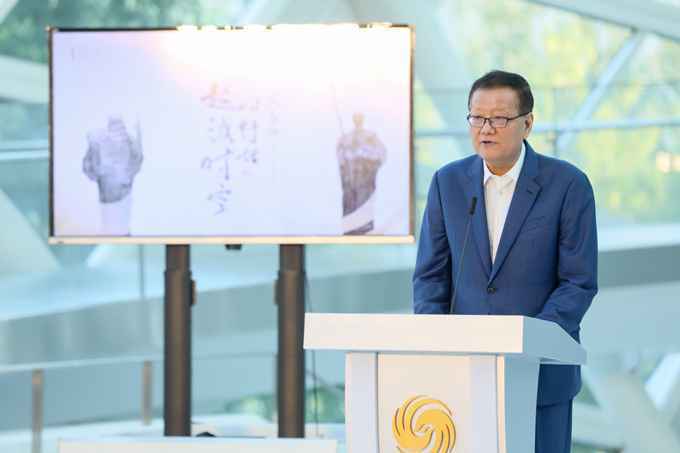 超越时空的对话：吴为山雕塑作品展艺术沙龙在凤凰中心举办