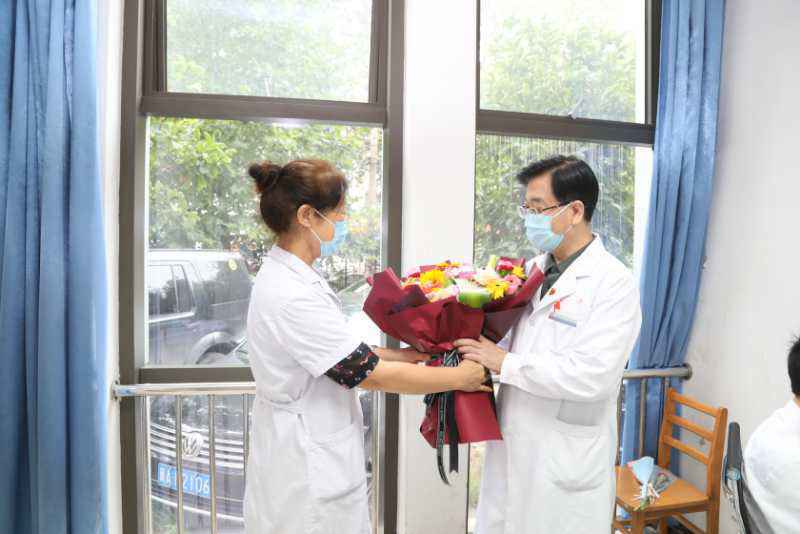 弘扬抗疫精神 传承人文关怀 河北医大一院这个医师节很温暖