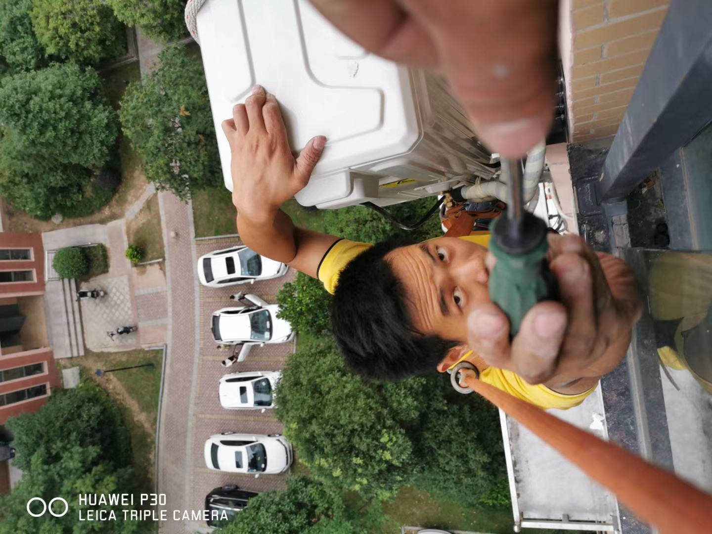 安装万台空调的苏宁工程师:不怕辛苦,只怕用户不满意