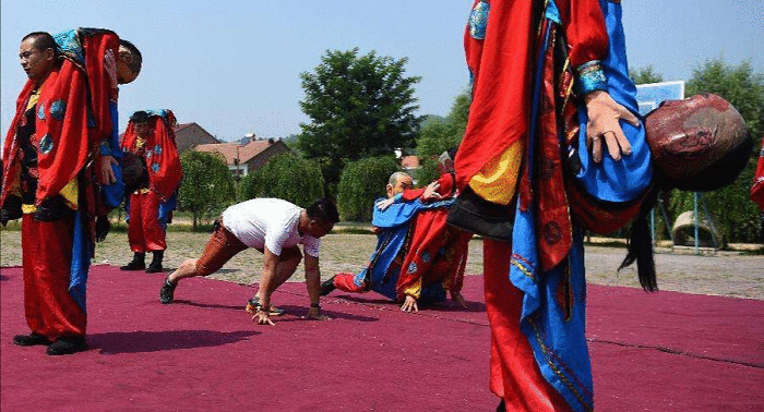 名牌导游带您游河北|自己摔自己，底下定乾坤！承德这个国家级非遗项目，你见识过吗？