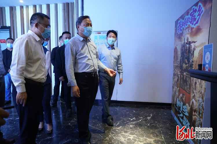 左手筹划排片右手部署消毒 国庆档蓄势待发