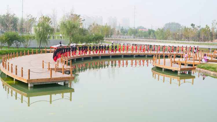 河北宁晋:迎“双节” 北部新区“三园”开园