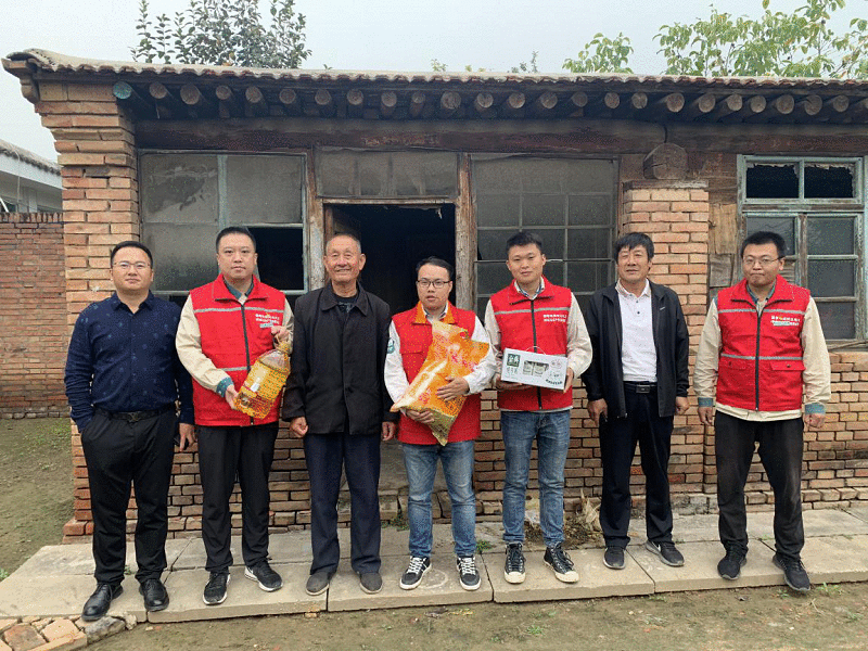 国网河北建设公司：庆国庆迎中秋送温暖 特高压共产党员服务队在行动