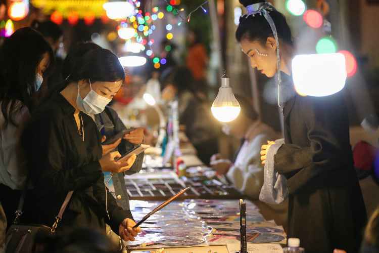 “水韵江苏 惠享生活“大型融媒体采风活动——夜游南京 品味魅力古城