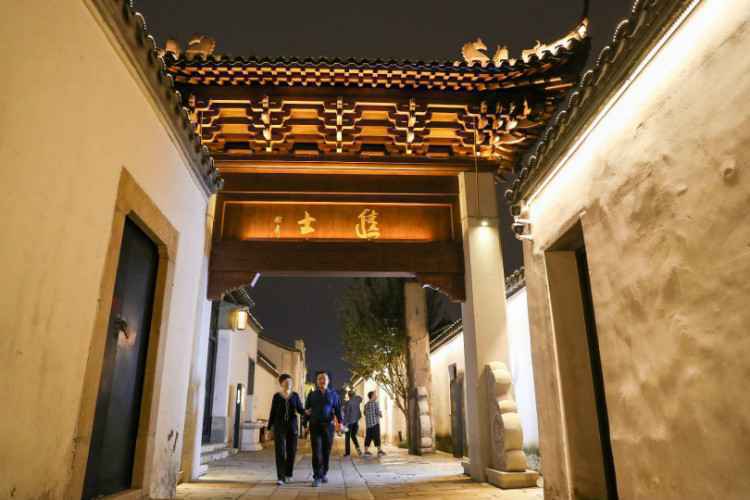 文旅交融 看青果巷发力“夜经济”