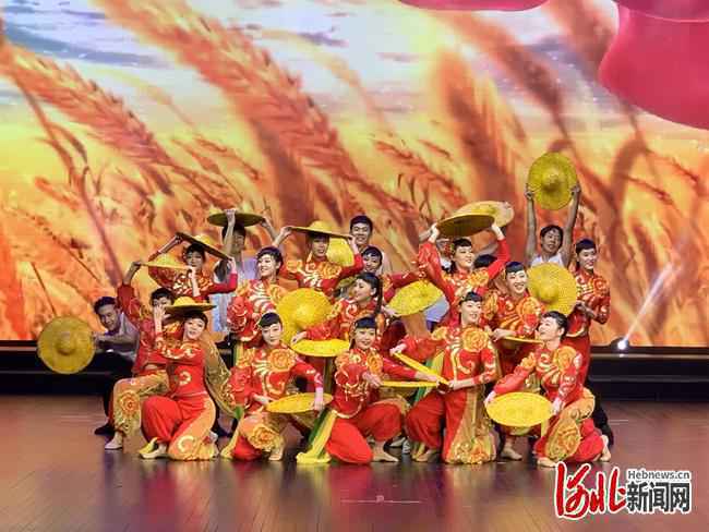 “走向我们的小康生活”——河北省优秀群众文艺作品展演在石家庄举办