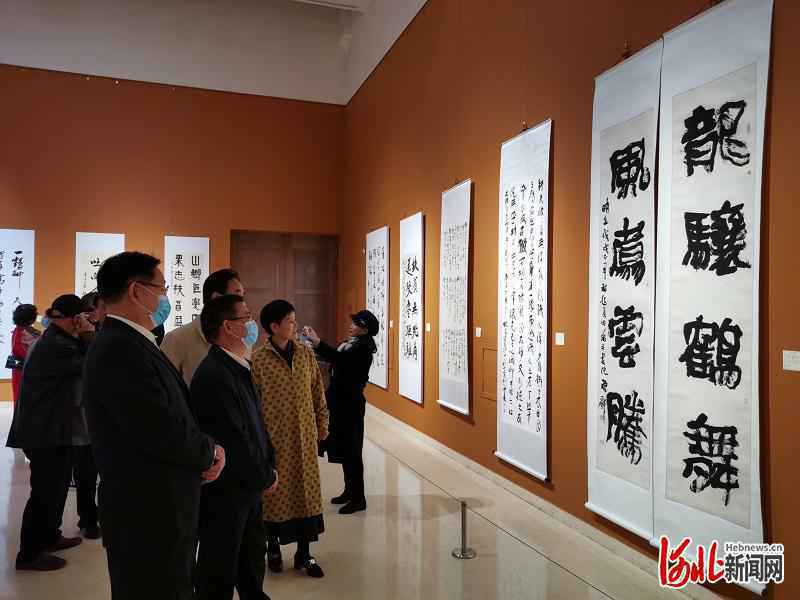 “河北省首届文艺志愿者书画作品展”15日在石家庄美术馆开幕