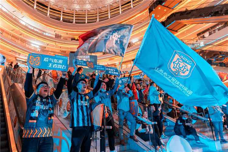 首夺中超冠军！苏宁易购再送1万个免单