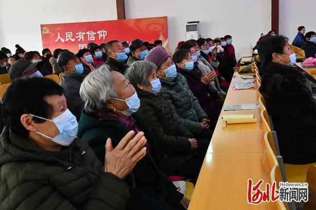 河北省心连心艺术团走进武强县演出受欢迎