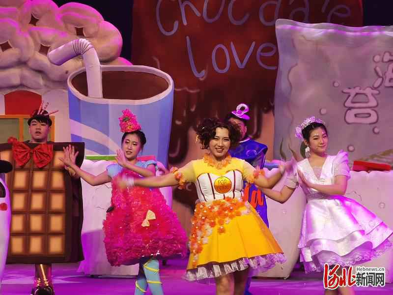 2020年度河北省舞台艺术精品工程项目《唐小酷的零食柜》在石家庄首演