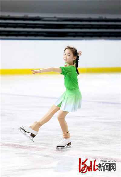 河北石家庄市11岁女孩刘羽迪：愿更多人步入花滑“七彩殿堂”