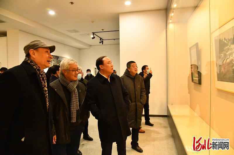 2020年”河北美术家大运河采风、写生、创作展”在河北美术馆开幕