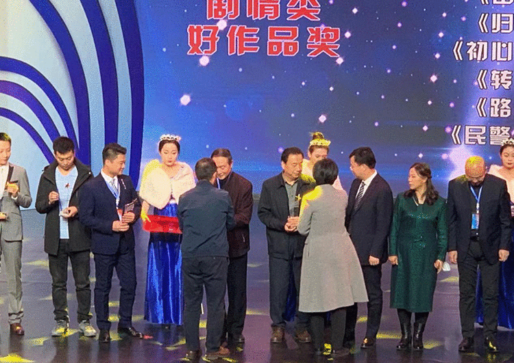 “美丽中国”微电影盛典——公益影片《抗疫先锋》获奖