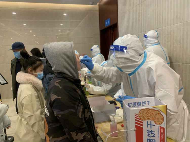 守护石家庄，我们同在 天缘剧场为社区居民核酸检测提供便利