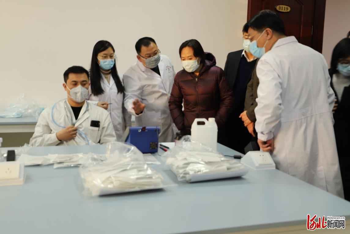 丁锦霞书记、金洪钧局长赴省药械院调研检查疫情防控工作