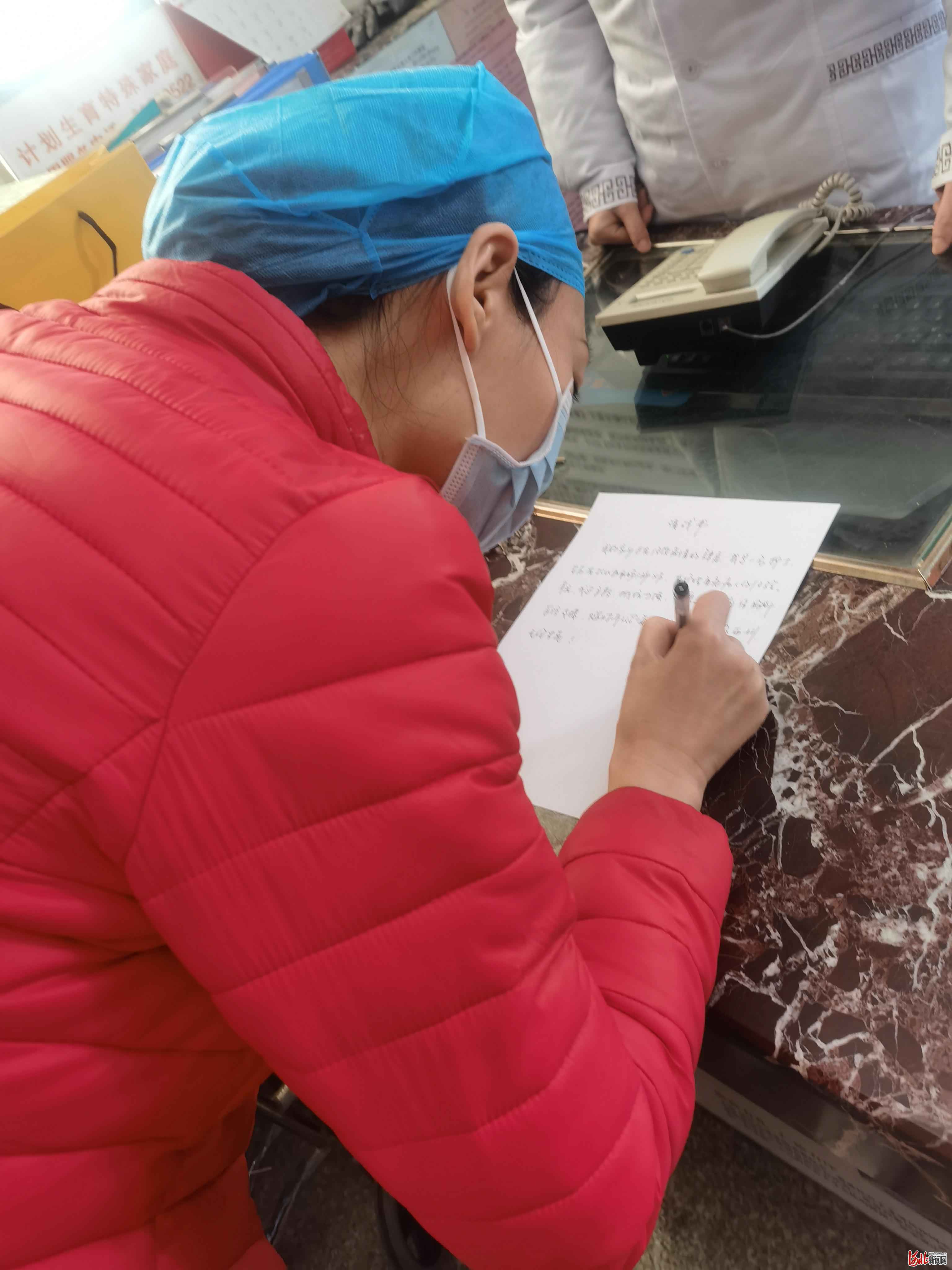 两代人的传承：母女共守战“疫”情