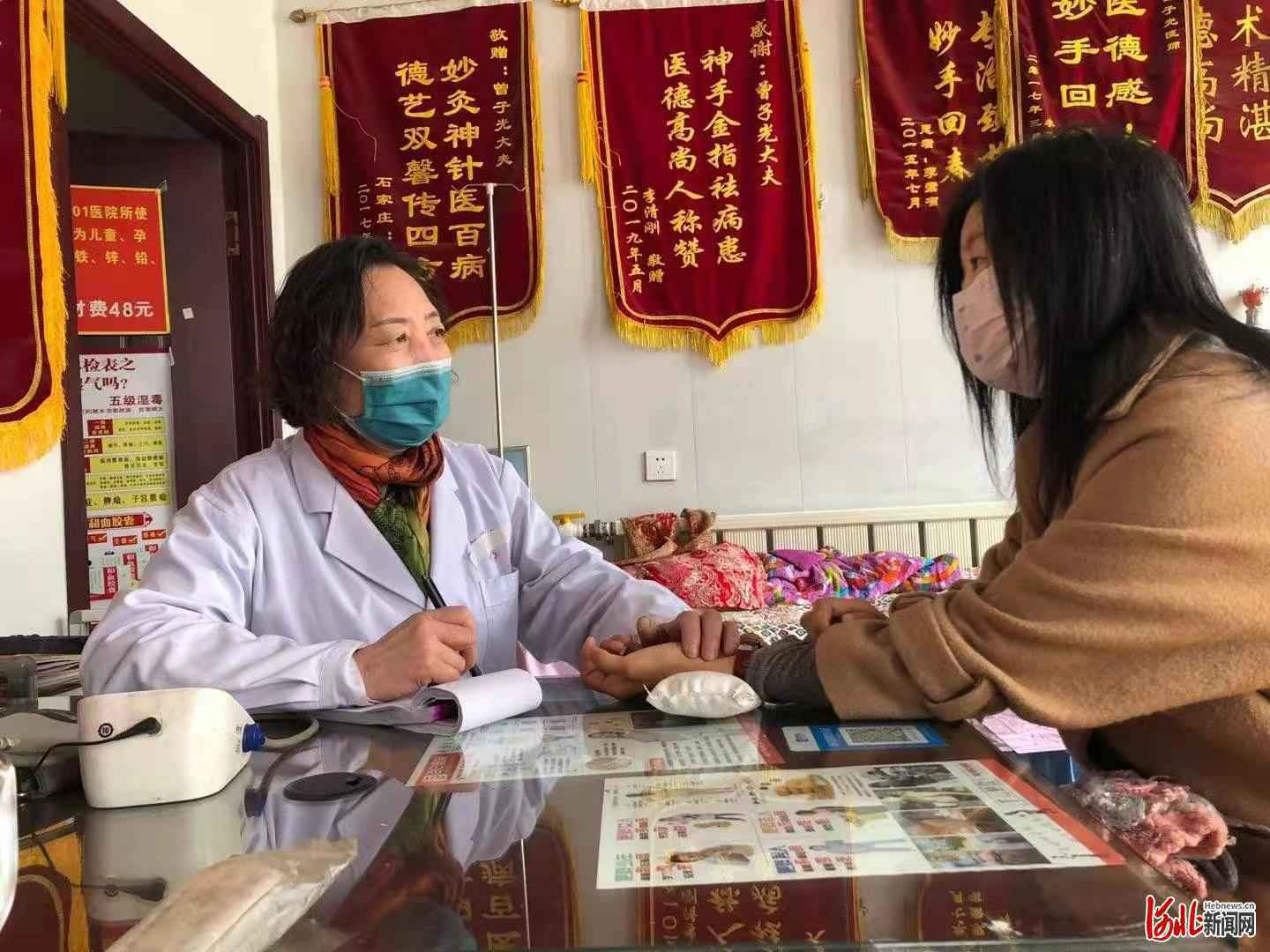 两代人的传承：母女共守战“疫”情