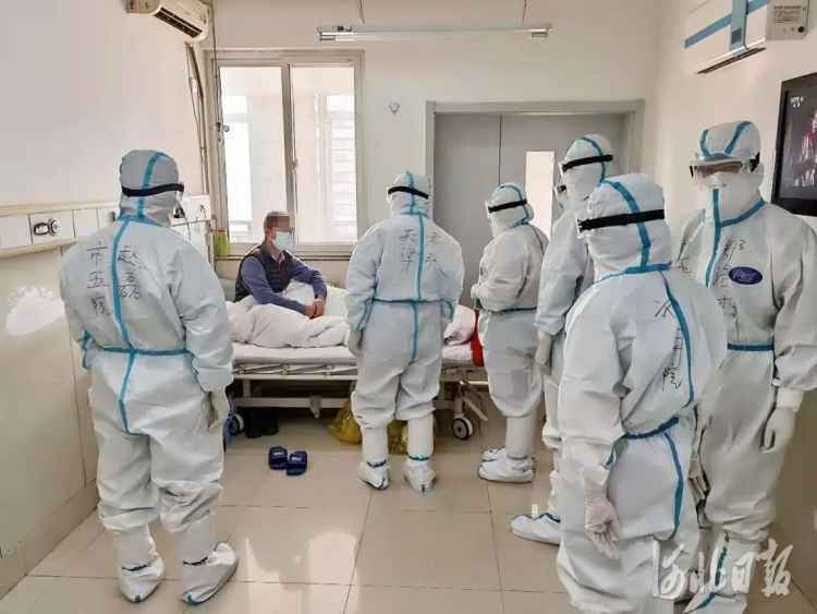 张伯礼院士深入石家庄定点医院指导：建设高水平的中医康复机制