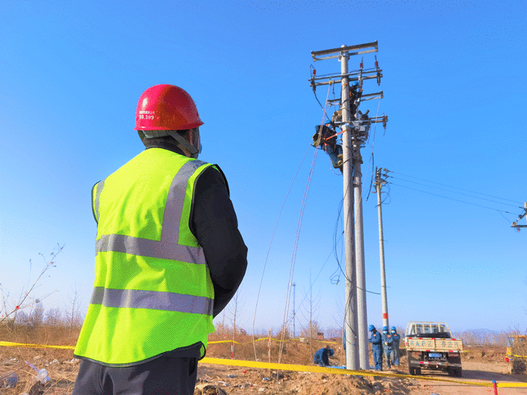 国网河北建设公司:党旗飘扬在工地,誓夺防疫与复工复产双胜利