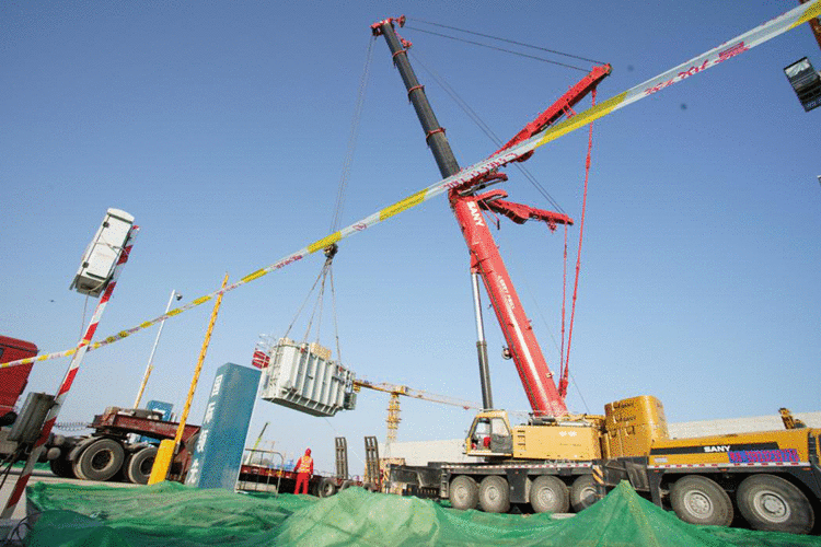 国网河北建设公司：雄安新区首座全地下变电站顺利完成主变吊装工作