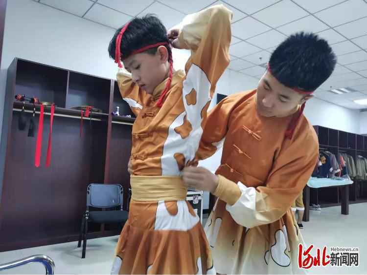 花絮 | 探班《少年英雄·王二小》的台前幕后