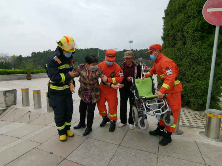 西柏坡消防救援站联合吉林森林消防驻防队伍全力守护清明节期间景区消防安全