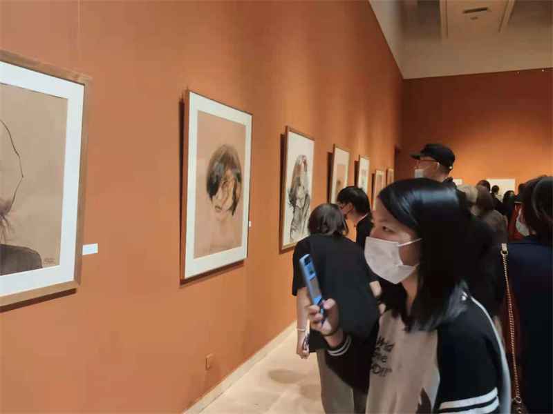 令人惊艳的视觉盛宴！“ 杜建奇和他的主角们——杜建奇素描艺术展”在石家庄开幕