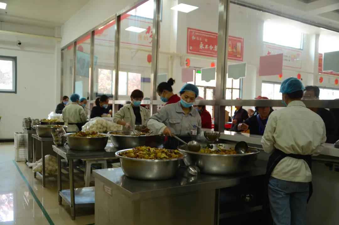 临漳第四届旅游周，永不分梨热情迎接八方游客到厂参观