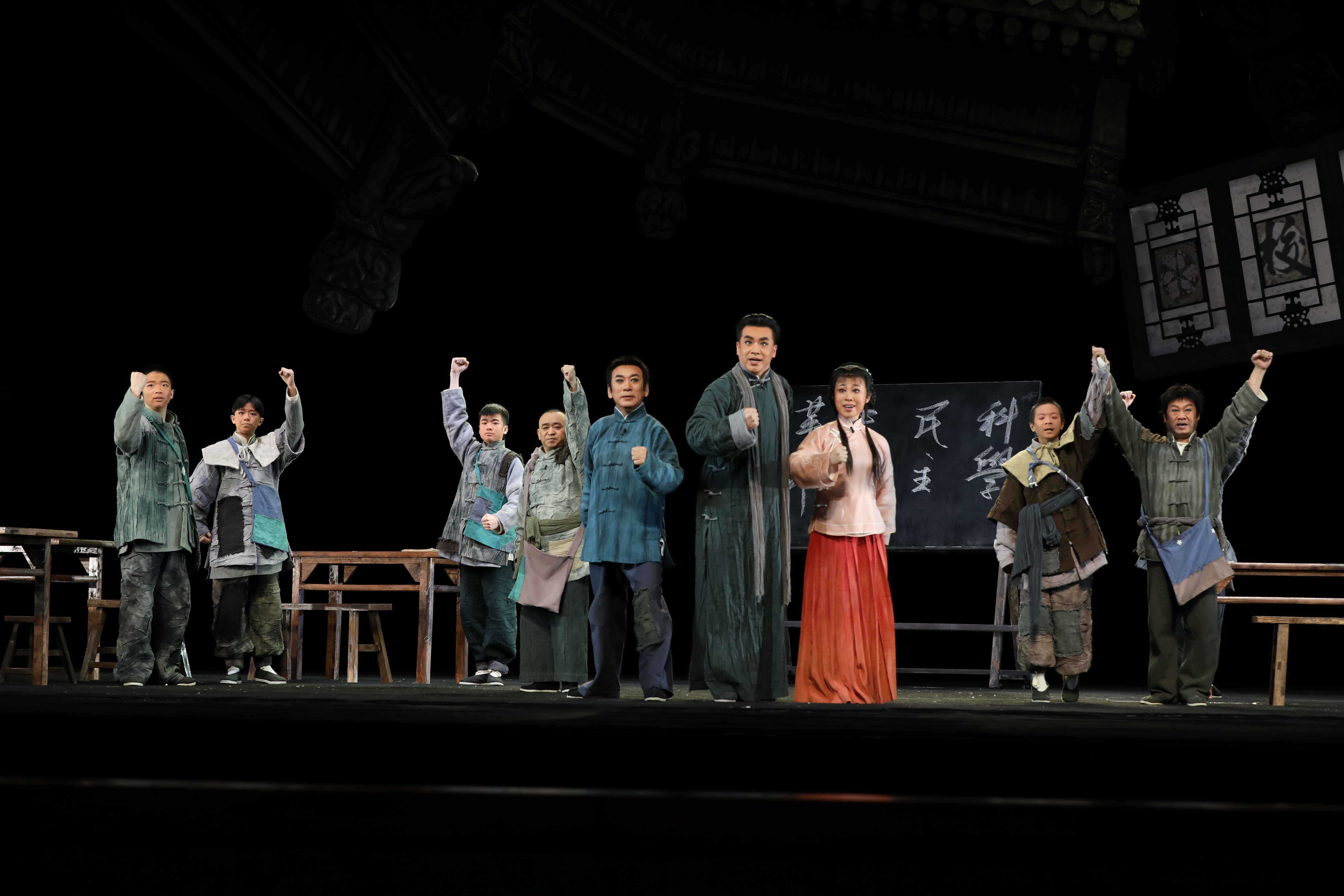 “百年风华 红色旋律” 河北省庆祝中国共产党成立100周年优秀剧目展演活动正式开幕